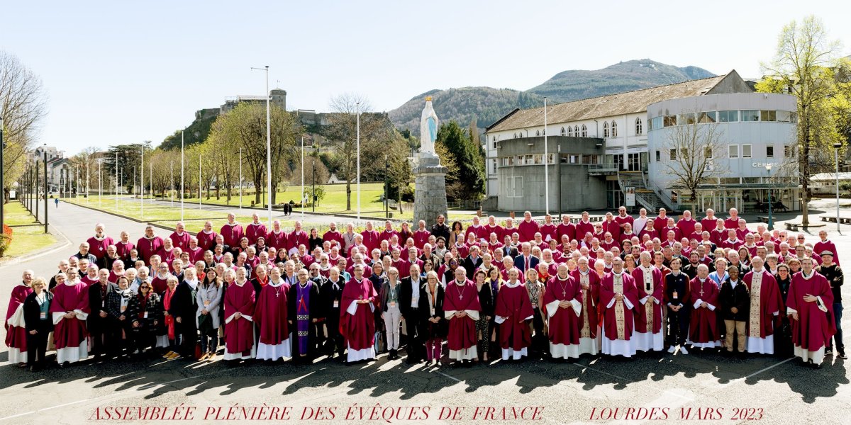 Les évêques de France se prononcent à nouveau pour une aide active à vivre, et non à mourir. 